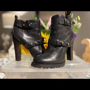 NEW Authentic Tory Burch ankle boots